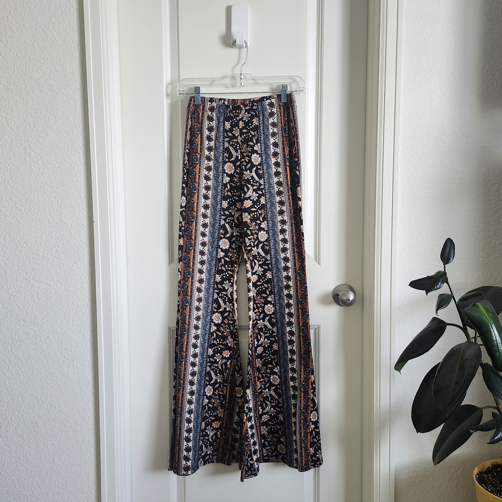 Vibe Sportswear Flair Pants